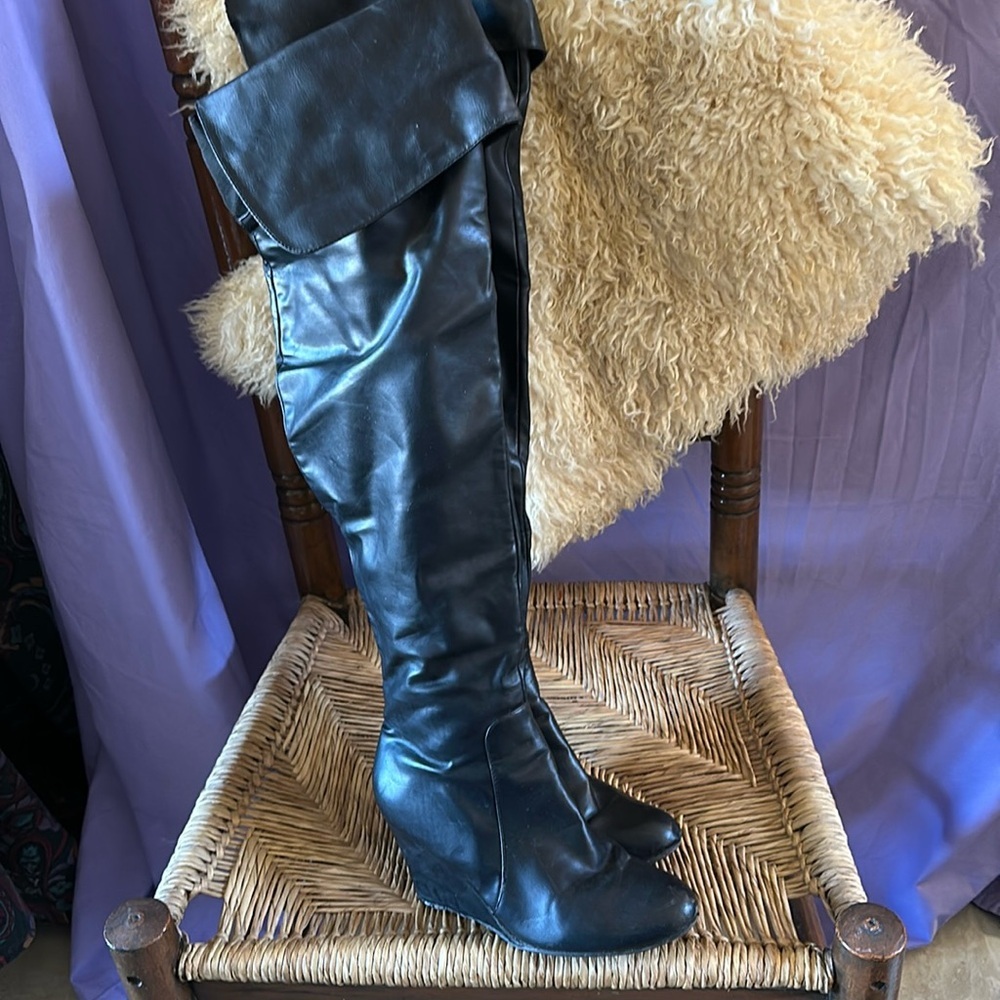 Breeze black women’s over the knee boots, size 4